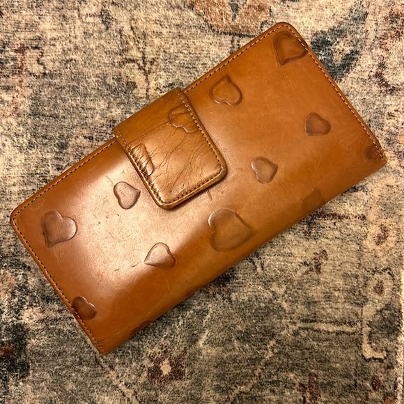 HATO HASI HEART EMBOSSED LONG WALLET - Picture 1 of 5